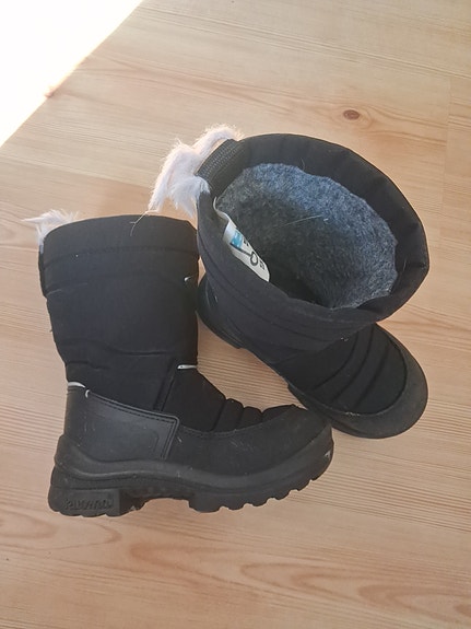 Mustat kuomat