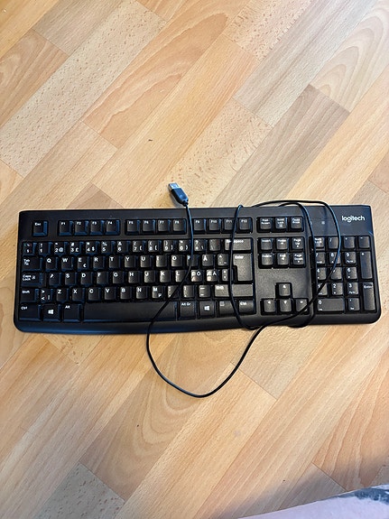 Logitech Näppäimistö