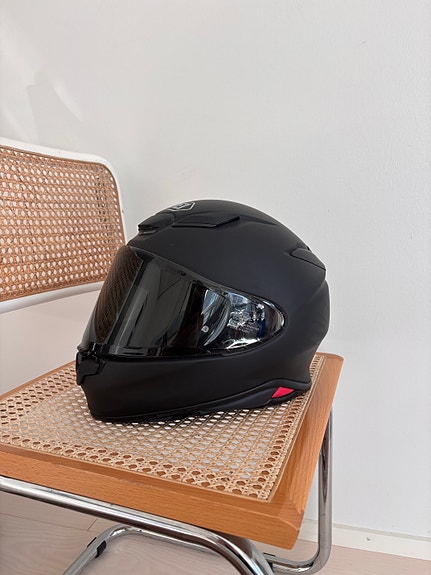 Shoei NXR2 -moottoripyöräkypärä L-koko.