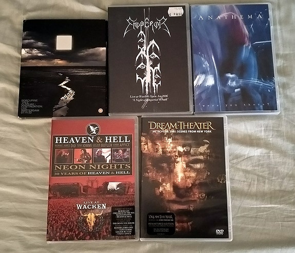 Musiikki-DVD -levyjä
