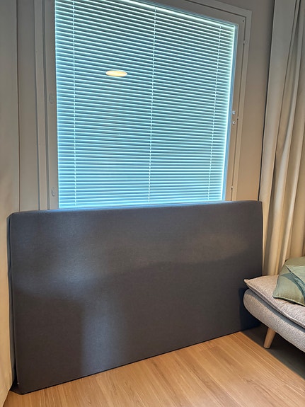 Tummanharmaa 180cm sängynpääty