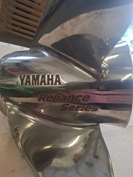 Yamaha Reliance Series ruostumaton potkuri 13 3/4 x 21