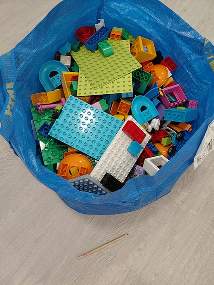 Iso kassi rakennuspalikoita