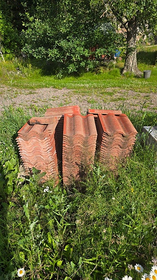 Käytettyjä betonikattotiiliä