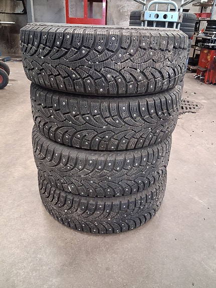 Bridgestone Noranza nastarenkaat 185/65 R15 – pintaa n. 7 mm