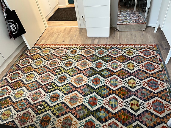 Käsinkudottu Kelim 248x174