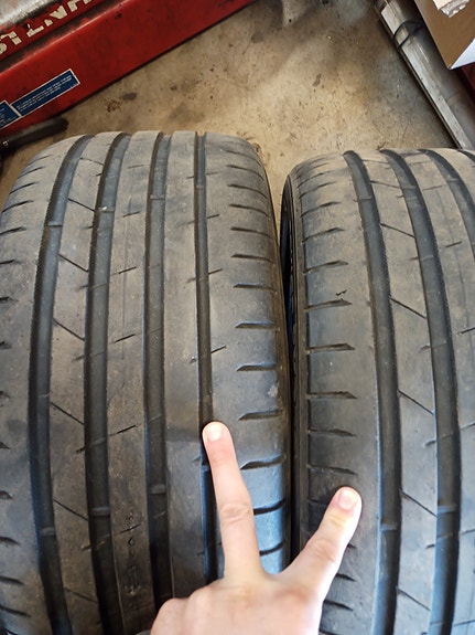 Nokian 235/40r18 2kpl