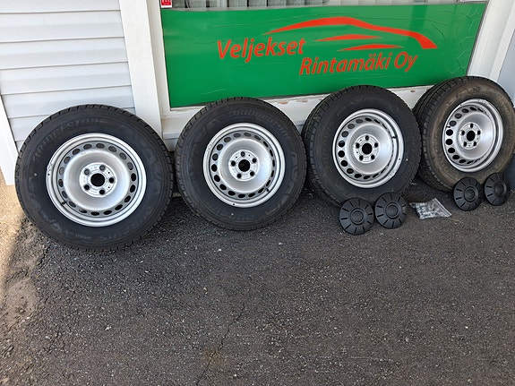 Vw Crafter kesärenkaat peltivanteilla