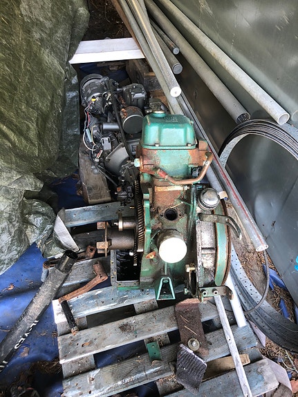 Volvo Penta keskimoottori veneeseen