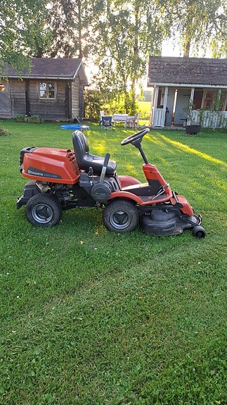 Husqvarna R16C AWD