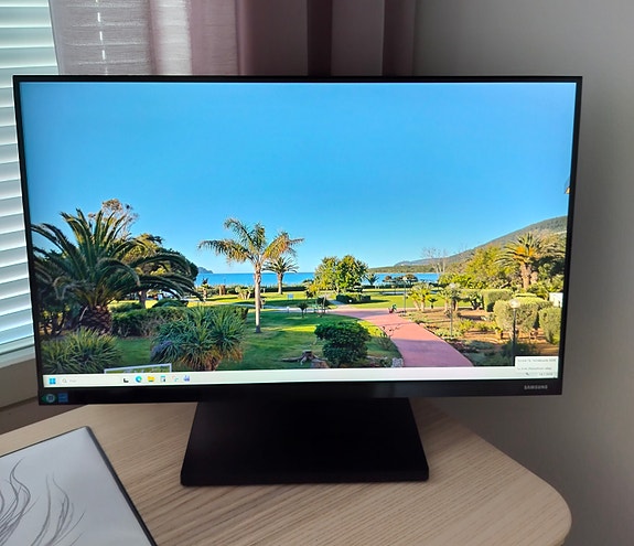 Samsung 24" näyttö