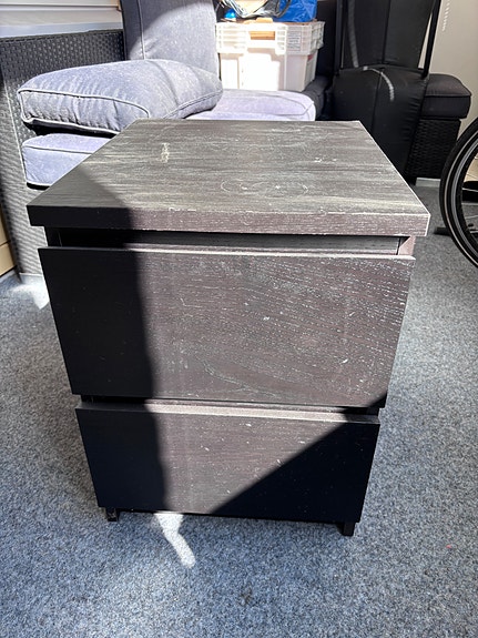 Ikea Malm-yöpöytä