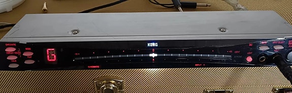 Räkkilaitteet DOD ja Korg