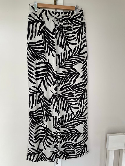 H&M pellavahousut S mustavalkoinen kuviollinen