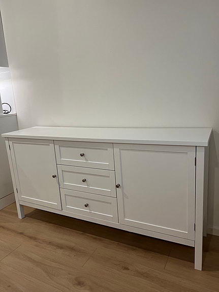 Valkoinen lipasto 80 x 160