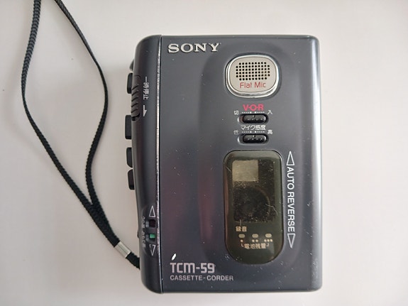 Sony TCM-59 Auto-Reverse kannettava kasettisoitin