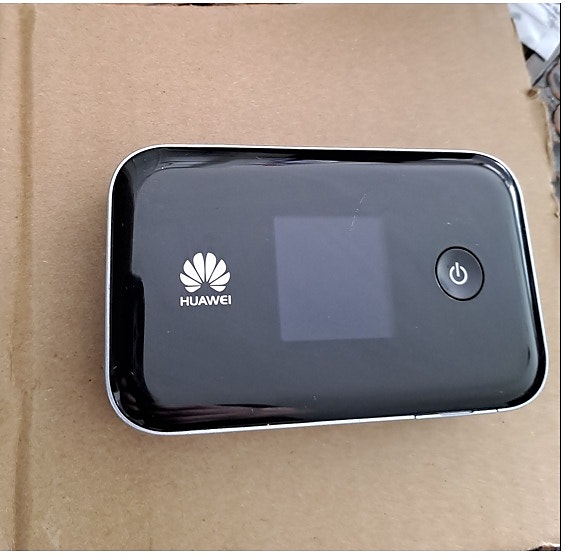 Huawei E5377Ts-32 Mobile WiFi 4G-mobiilireititin + UUSI AKKU