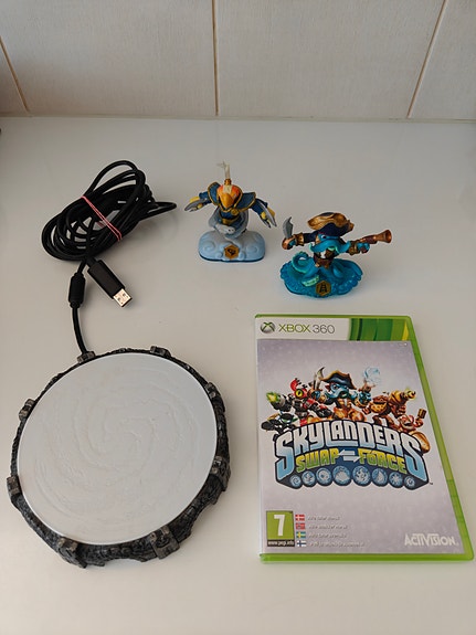 Skylanders Swap Force, portaali ja 2 hahmoa Xbox 360