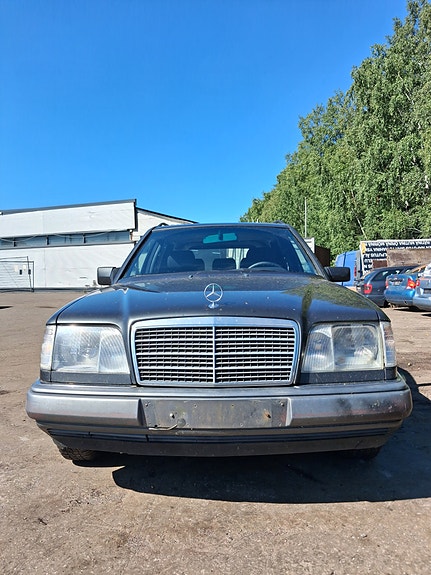 Mercedes-Benz w124 Farmari varaosiksi