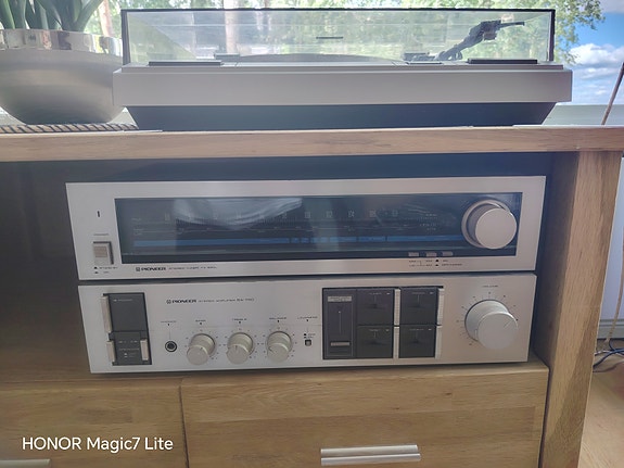 Pioneer levysoitin, viritinvahvistin, radio