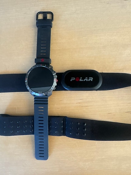 Polar Grit X2 Pro urheilukello Polar H10 sykevyöllä