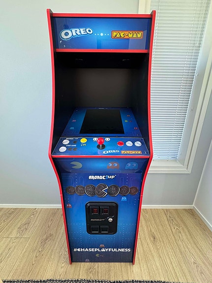 Uusi Pac-Man Arcade1Up Deluxe - pelikone
