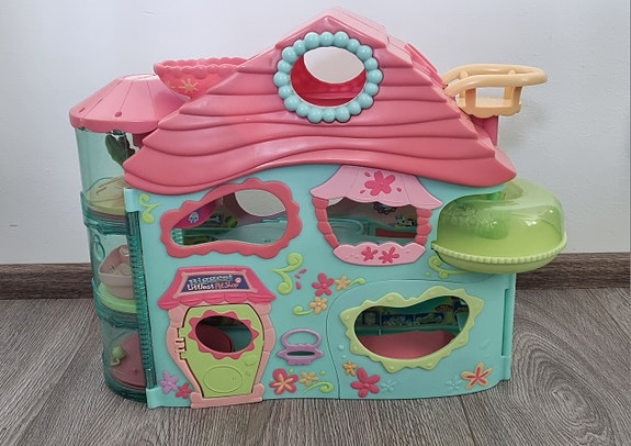 Littlest Pet Shop talo