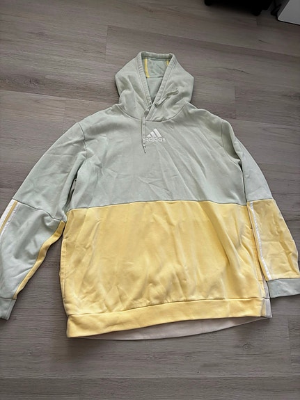 Adidas huppari