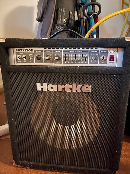 Hartke A100 bassovahvistin