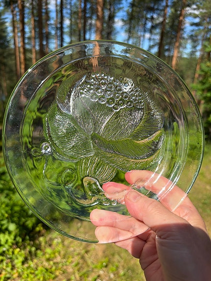 Iittala lasilautanen kukkakuvio (pioni)