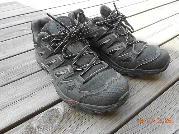 Salomon goretex kengät koko 44