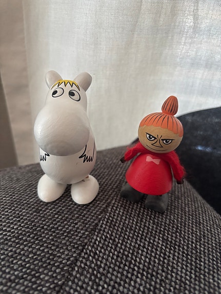 Muumipeikko ja Pikku Myy figuurit puusta