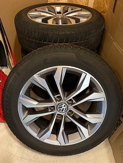 Vw 17” vanteet pirellin huippu kitkoilla 215/55
