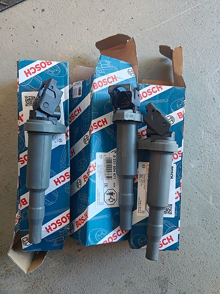 BMW sytytyspuolat Bosch 3kpl 0 221 504 471