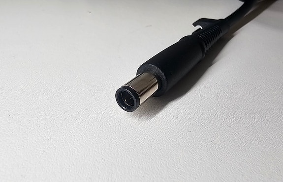 HP 90W 19V 4.74A laturi / charger / 7.4mm