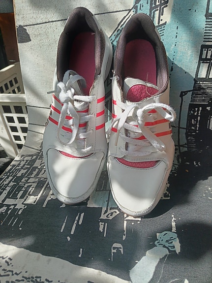 Adidas treenikengät