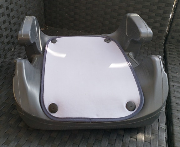 Lasten korokeistuin autoon/Bilkudde för barn/Children's Car Booster Seat
