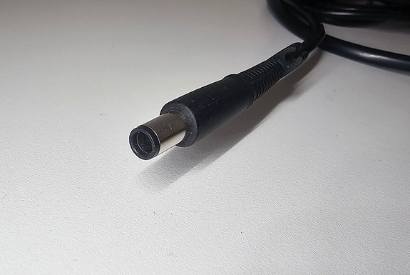 HP 65W laturi / charger / 7.4mm
