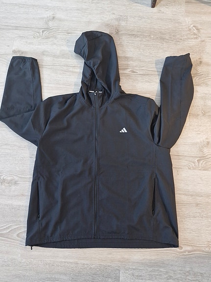 Adidas juoksutakki koko XL