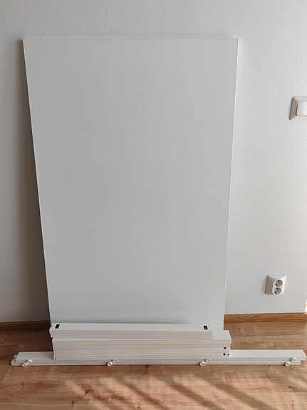 IKEA ruokailuryhmä: Melltorp pöytä (125x75 cm) + 4 Sandsberg tuolia