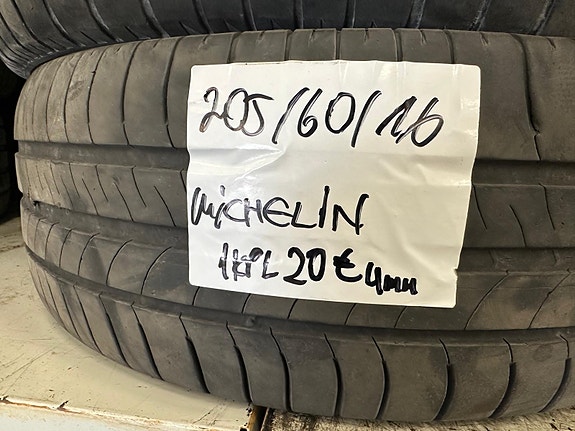 205/60R16 Michelin käytetty kesärengas