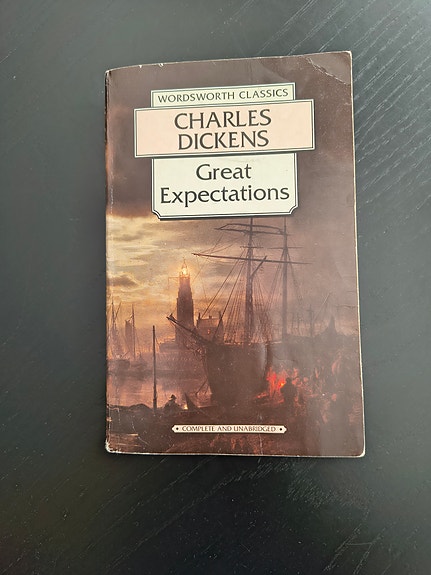 Charles Dickens Great Expectations pokkari (englanninkielinen)