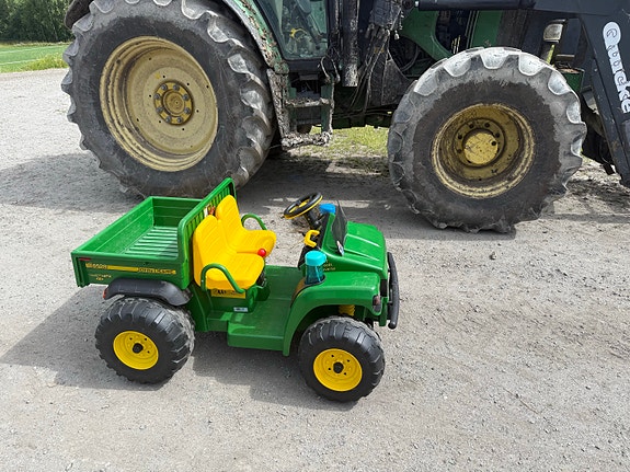 John Deere gator lasten sähköauto