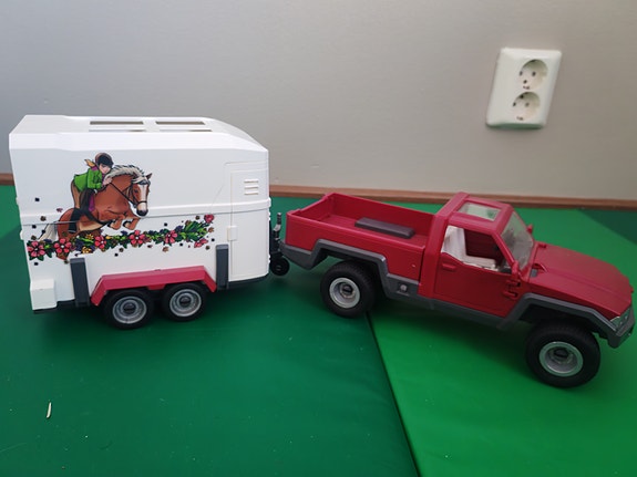 Schleich hevostraileri ja lava-auto
