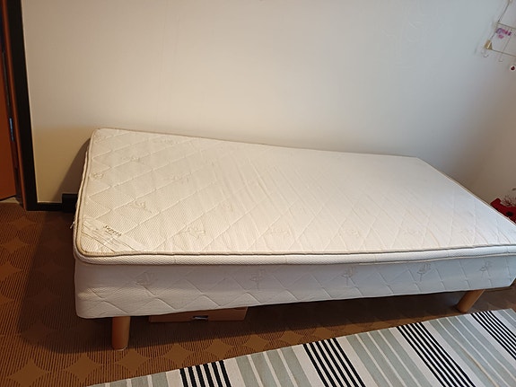 sänky 90x200
