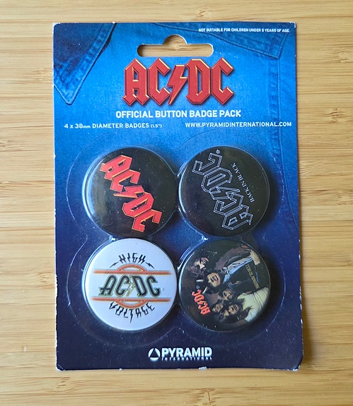 AC/DC rintanappisetti