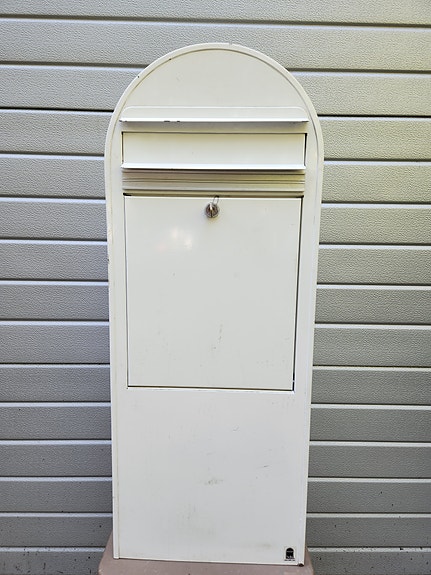Bobi postilaatikko