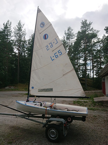 E-jolla ja kuljetuskärry