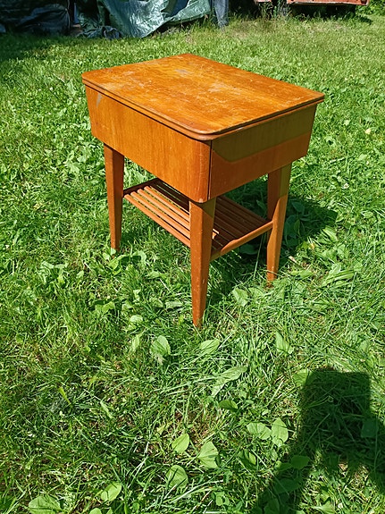 vintage yöpöytä 1950 luku
