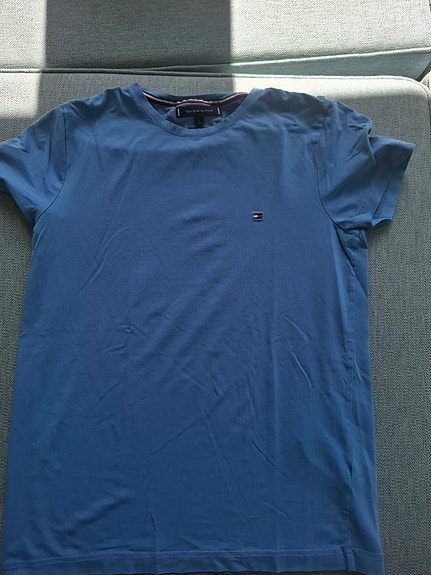 Tommy Hilfiger t-paita